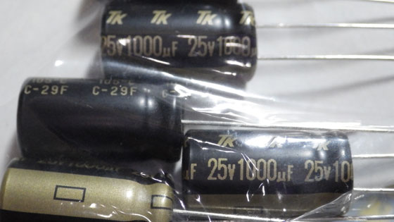 汎用ケミコン25V1000μF.jpg