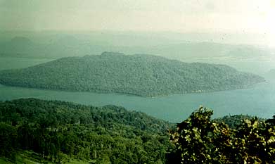 美幌峠から見下ろす屈斜路湖