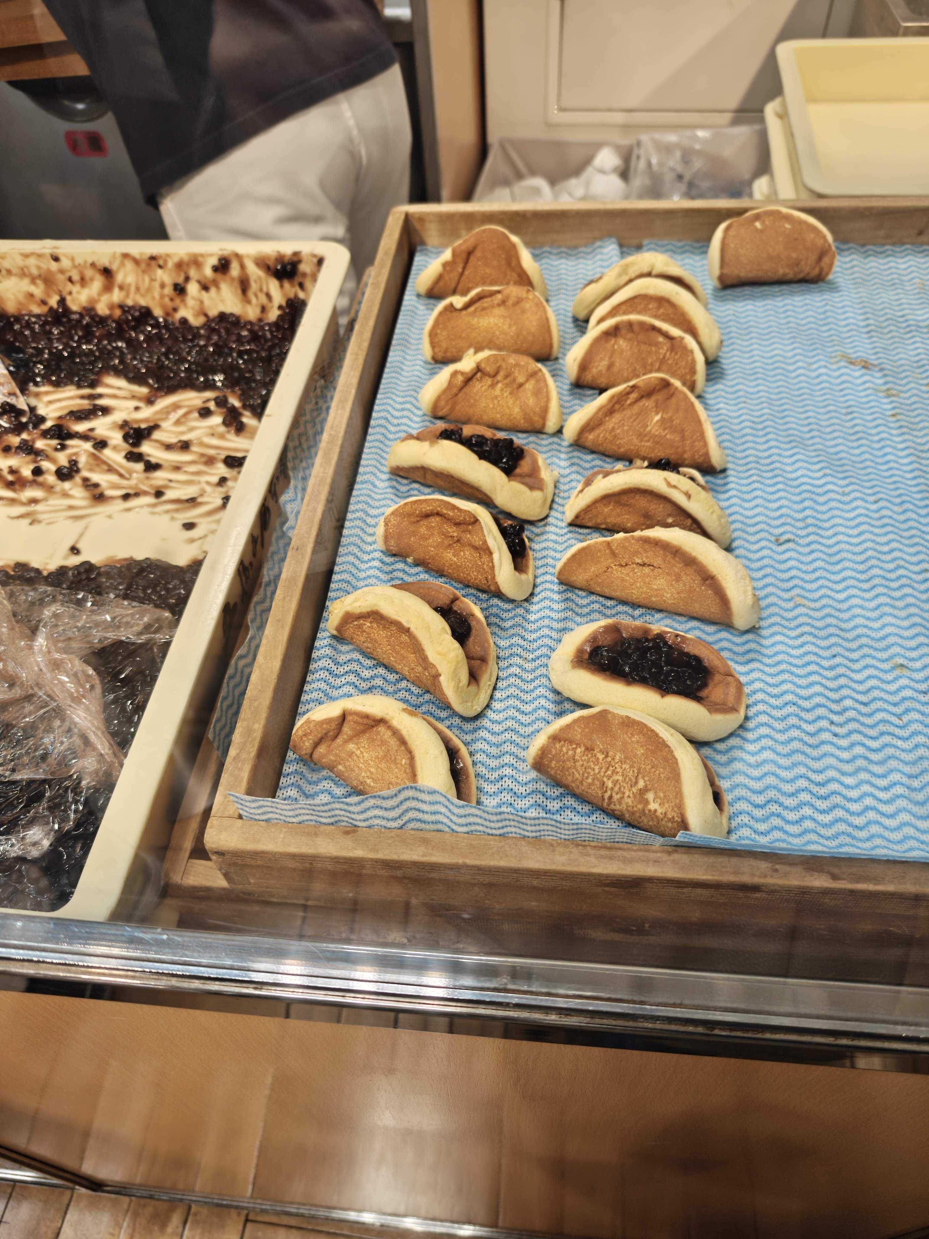 五勝手屋本舗　五勝手屋ロールをイベントで作る様子　日本橋三越あんこ博覧会にて