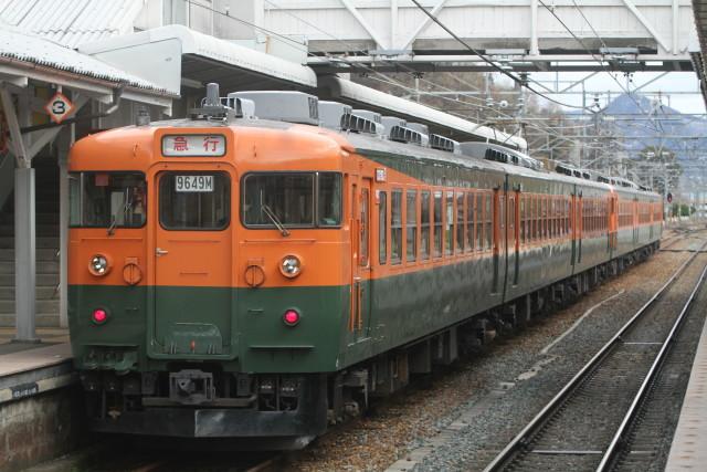  幻の春の雪 .しなの鉄道 169系 国鉄湘南急行色 6連2