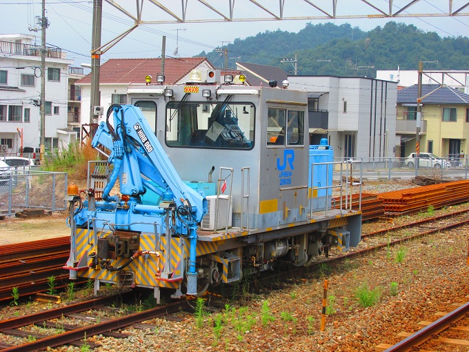 呉線吉浦駅・保線用車両