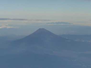 伊丹空港から成田空港行の飛行機の中から撮った富士山 海外写真情報 楽天ブログ