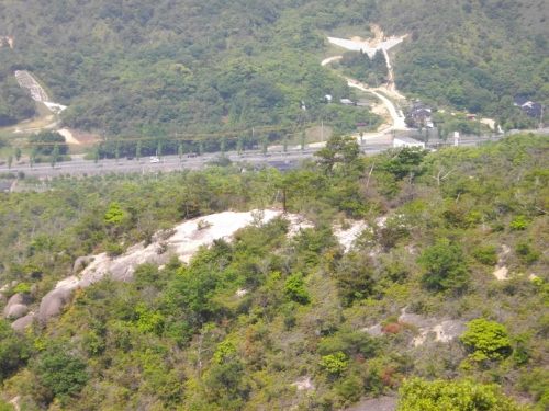 右田ヶ岳城 削平地 (2) (500x375).jpg