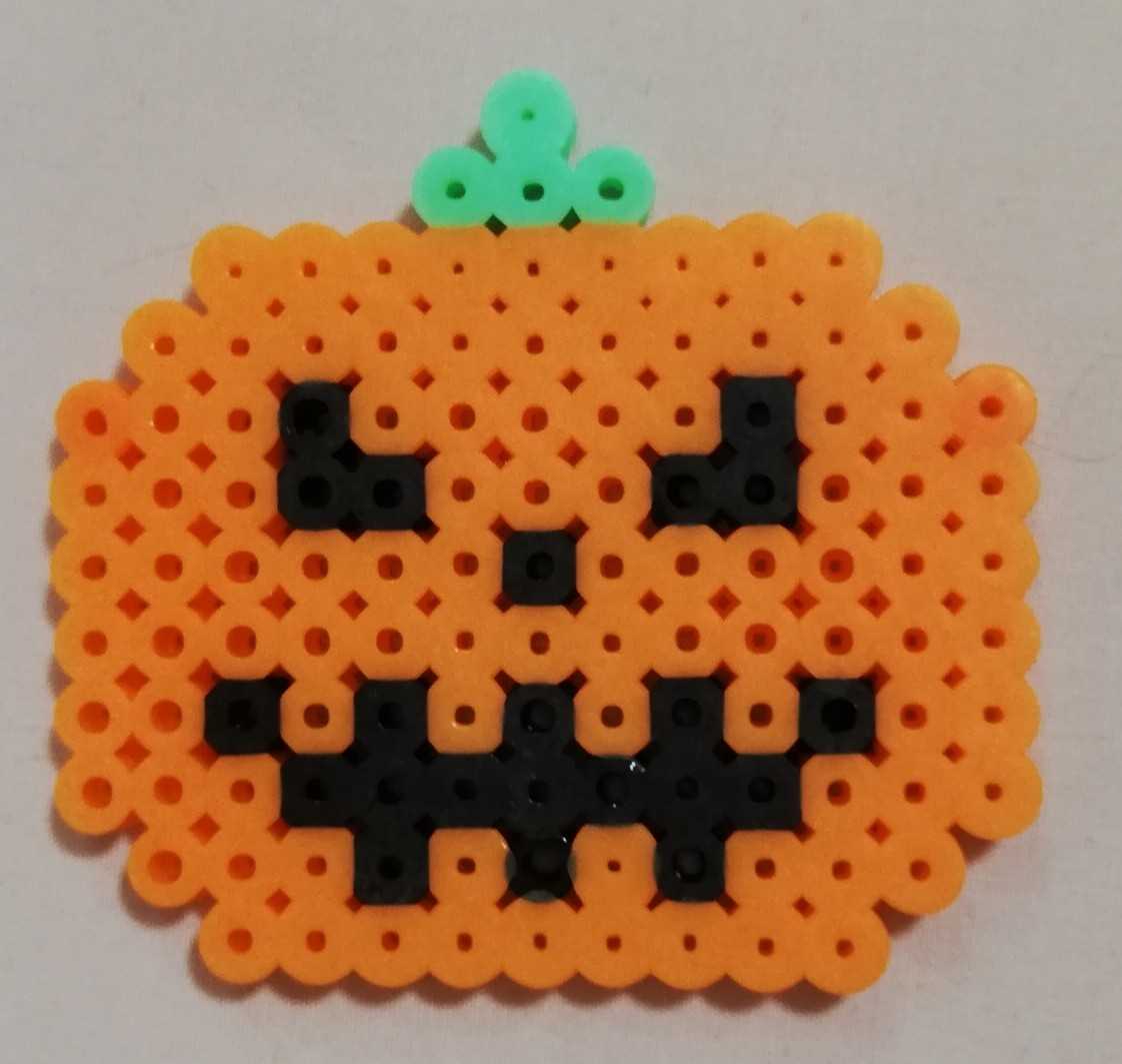 アイロンビーズ パーラービーズ でハロウィンかぼちゃを作ったよ パンダさんのおうち 楽天ブログ
