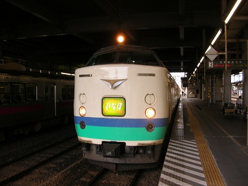 特急　いなほ　秋田駅　Ｌ特急　秋田発　新潟行　　ＪＲ東日本