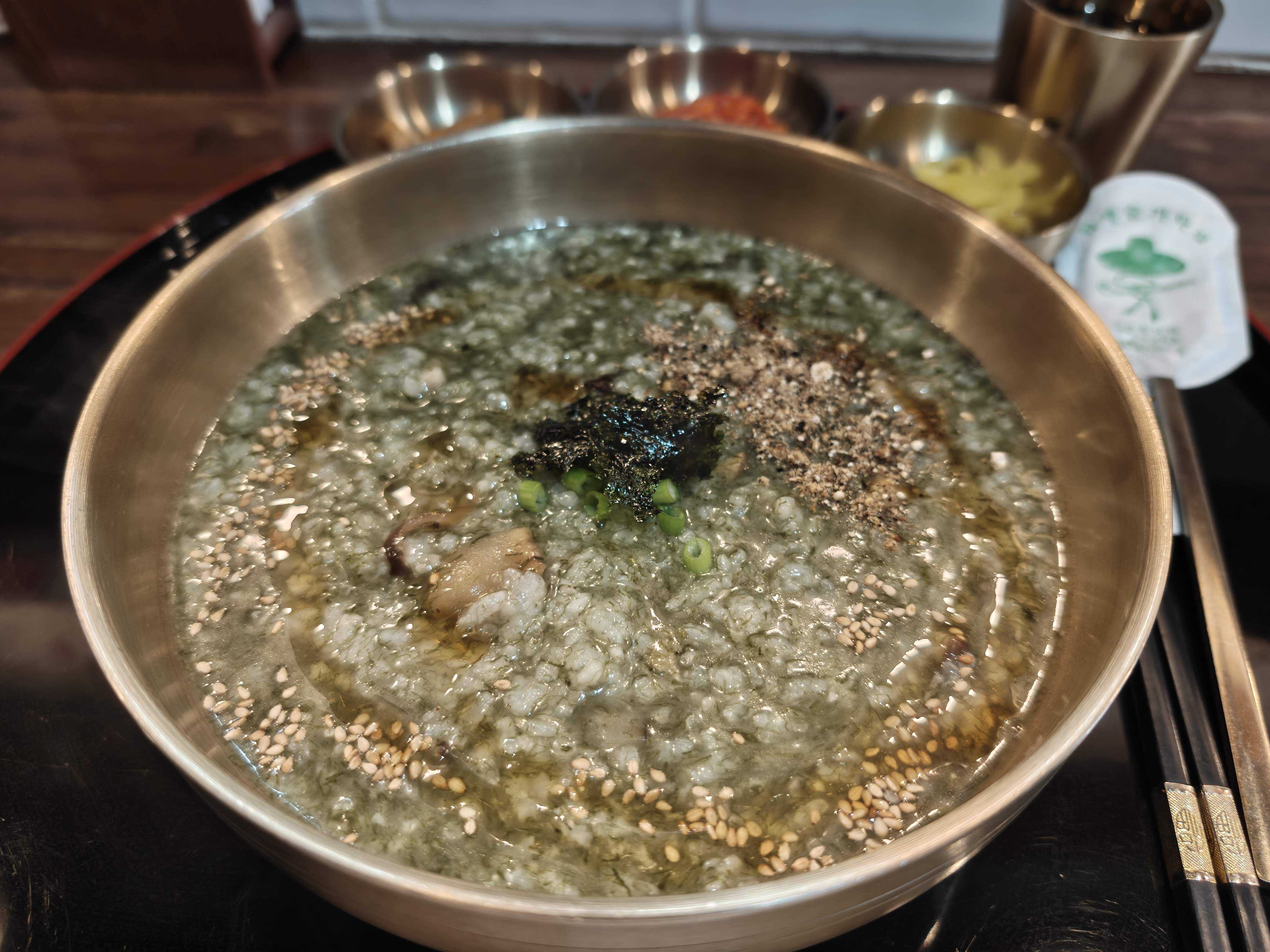 新橋ランチ　韓国うどん ミル　メセンイ ボソッチュク