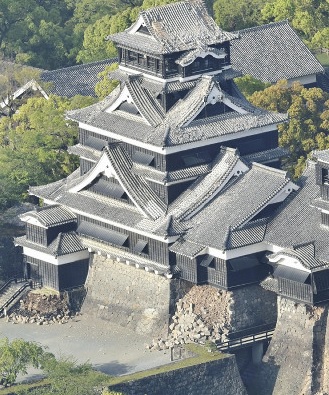 地震災害の熊本城