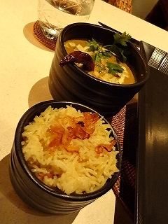 チェディ　CHEDI　オマーン　アーモンドチキンカレー　夕食