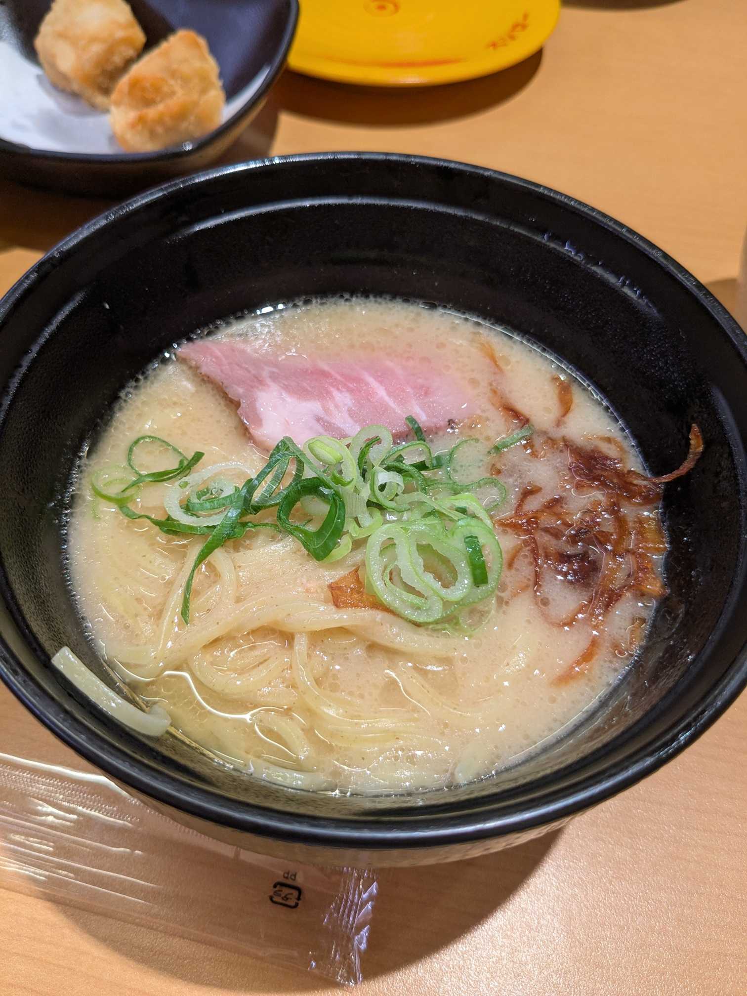スシロー　鶏soba座銀監修　クリーミー鶏白湯ラーメン