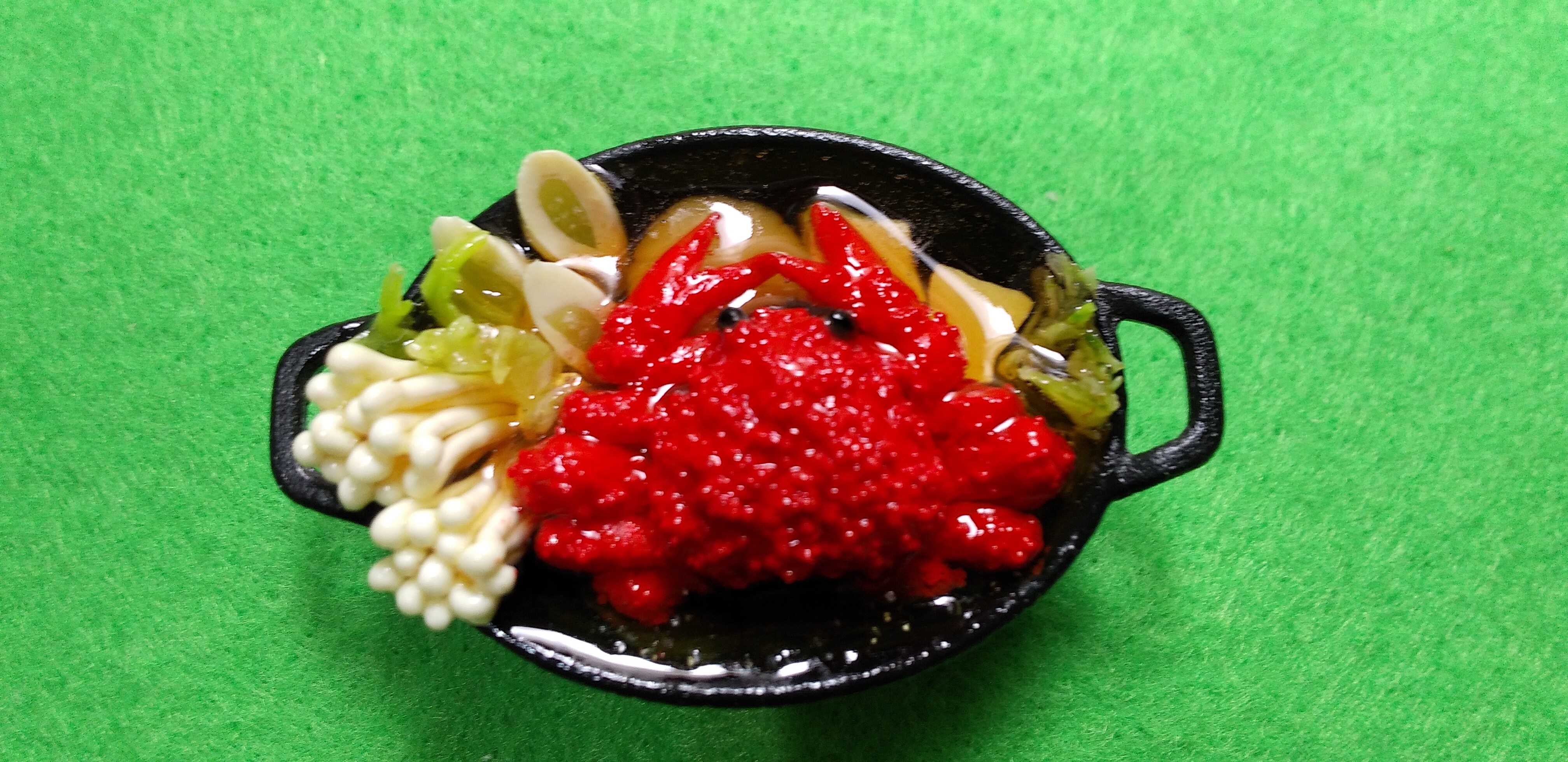 ミニチュアタラバガニのお鍋 すみれれもんの 粘土とクラフトバンドと好きなこと 楽天ブログ