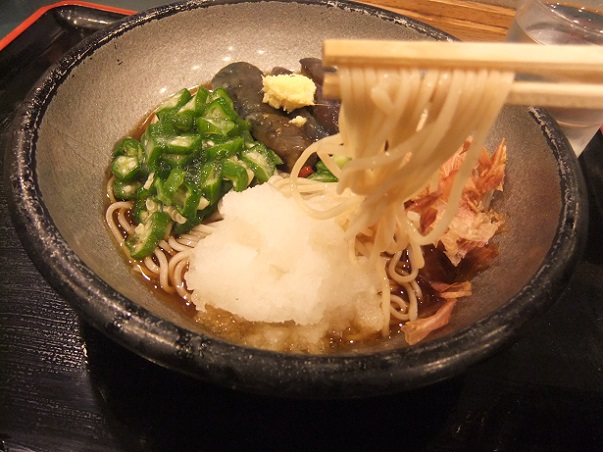 千住旭町・小諸そばの揚げなすおろしそば２