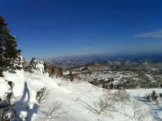 20150114刈田岳雪上ハイクリフトから下界.jpg