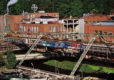 Schwebebahn.jpg