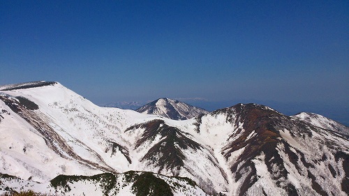 s-20140425不忘山屏風岳方面.jpg