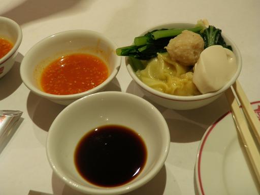 １／２　夕食「コカ」レストラン　タイスキ3