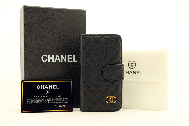 Chanel-iPhone5-Leather-Case-16.jpg