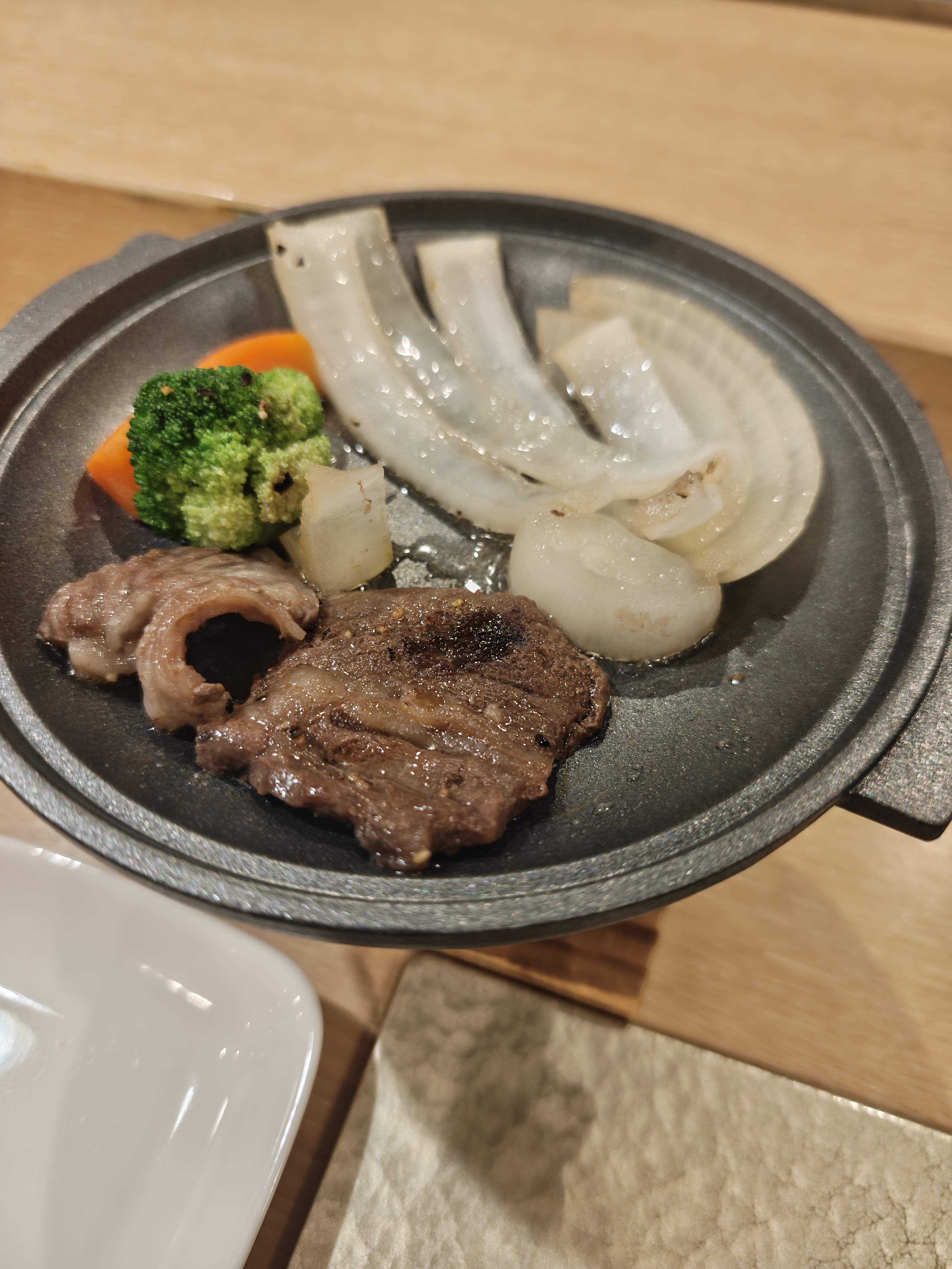 湯の川温泉 笑 函館屋　夕食　道産和牛の陶板焼き