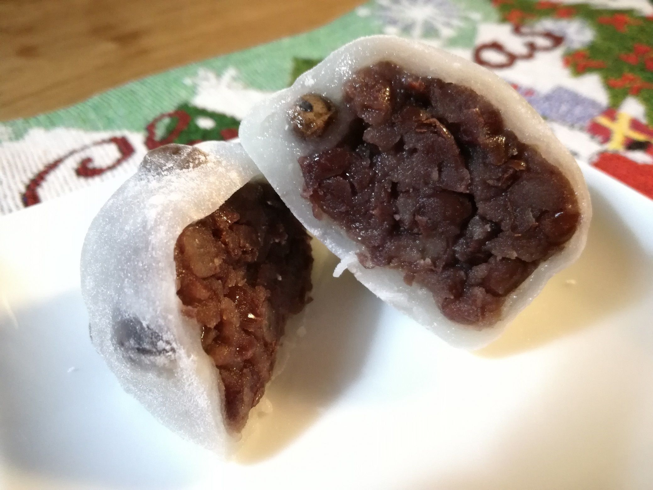 表参道和菓子屋まめ　豆大福の断面