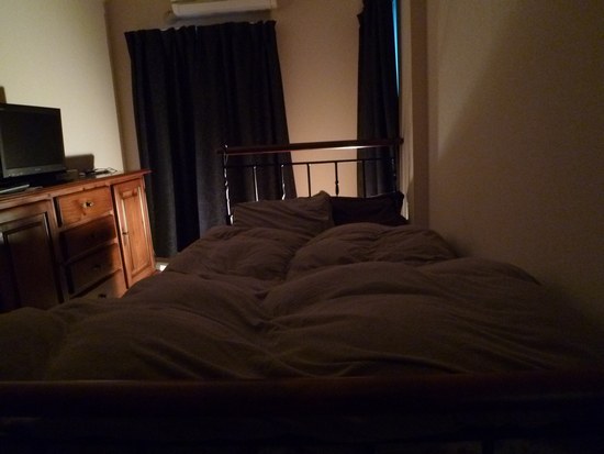 2ベッド　寝室全体２550.jpg