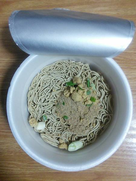 評判屋 鶏南蛮そば 麺