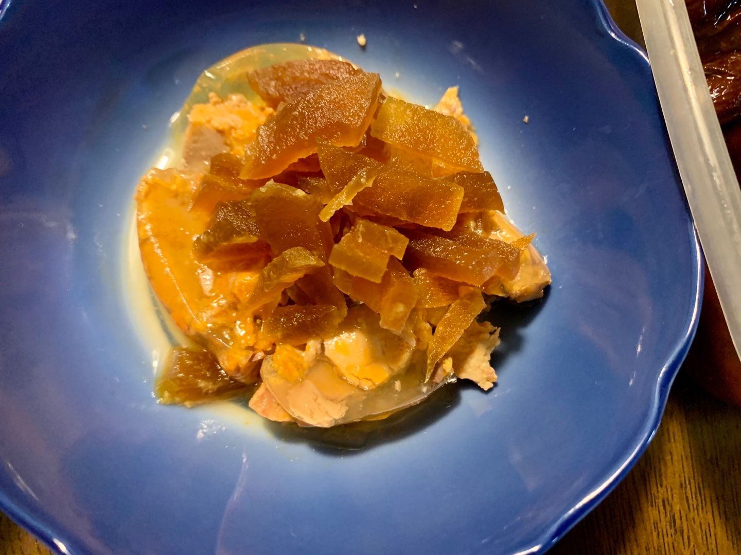 夕食 晩酌のつまみは あん肝 奈良漬け チーカマ 明太子 エシャロット 味噌 湯豆腐 ネギ 生姜 鰹節 ポン酢 納豆 ネギ 豚 茄子 ピーマンの油味噌炒め 大根の糠漬け ミックスサラダ プルーンのアップルジュース漬け レモンのお酒 あかもく 豚汁