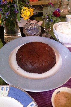 卵とチョコでガトーショコラ