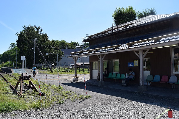 好天の夏は外で待機