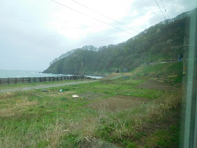 海岸線に残る旧線跡