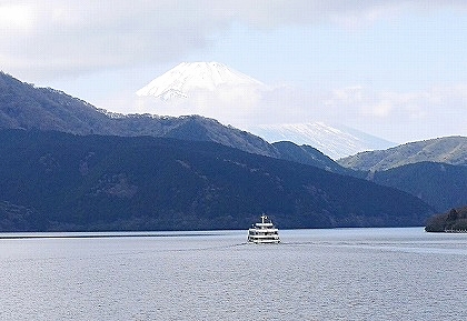 箱根　芦ノ湖　海賊船　富士山
