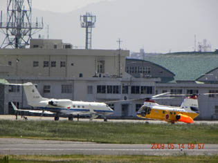 090514小牧・V-107ヘリとU-4.jpg