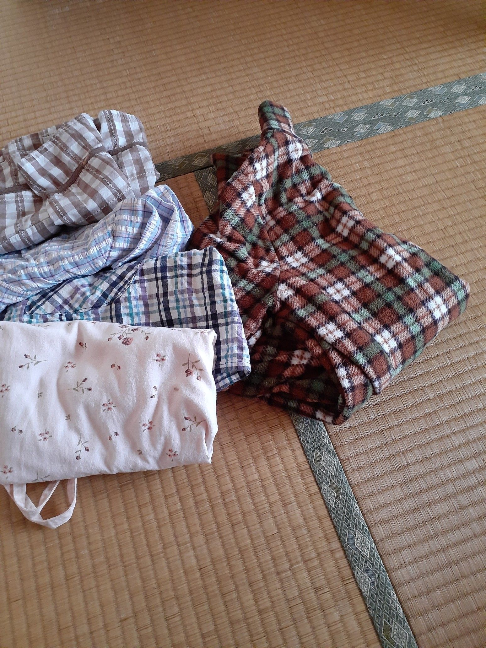 服を捨てたら 悲しいですか 子ども部屋おばさんの寂しいけど悪くない日々 楽天ブログ