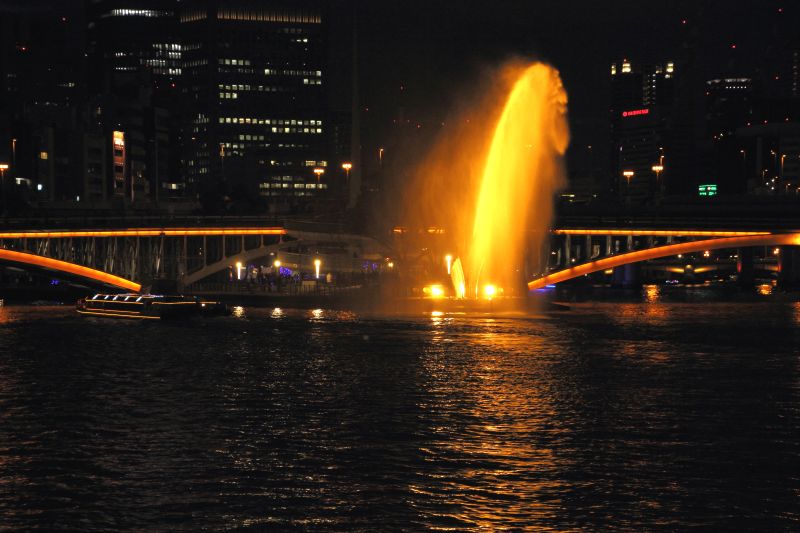 光の饗宴・中之島_008噴水・天神橋.jpg