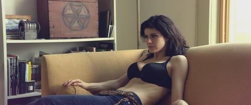 Alexandra Daddario - Texas Chainsaw 3D - 1_3-500.jpg