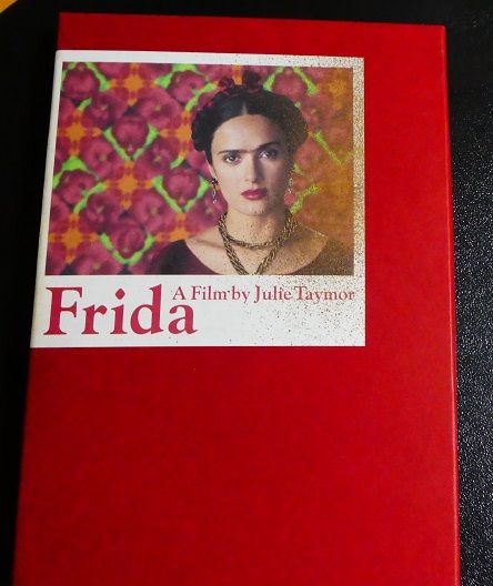 映画 フリーダ Frida Dvdが届きました サルマ ハエック エドワード ノートン 可愛いに間に合わない ファッションと猫と通販な日々 楽天ブログ