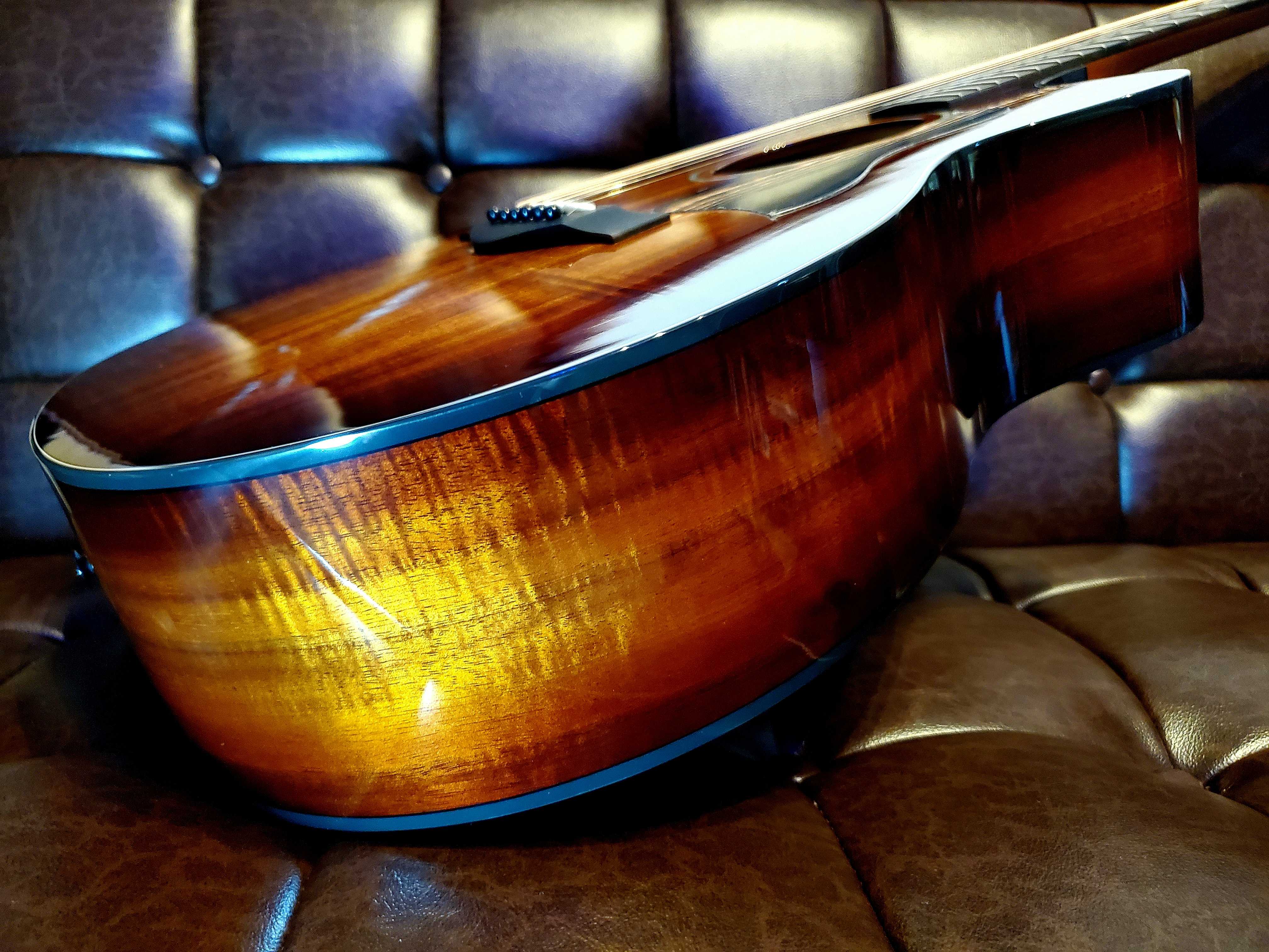 【値下げしました！】Taylor 224ce Koa Deluxe Taylor 224ce-Koa DLX ~Shaded Edgeburst~（新品/送料無料