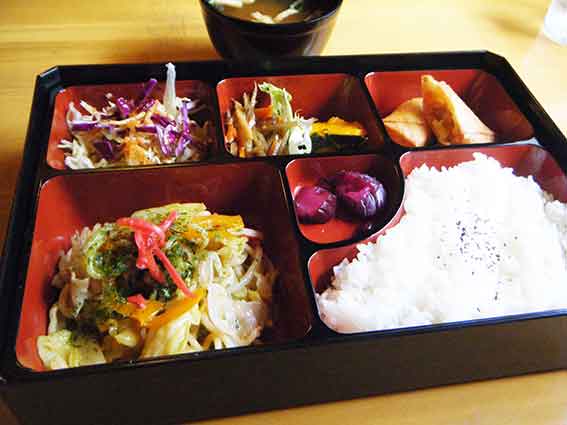 アメリカンステーションの「和風焼きそば」-01♪