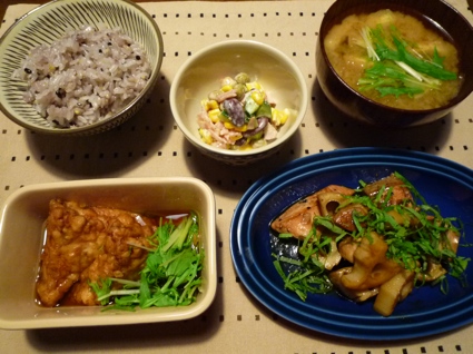 2012.04.17鮭とれんこんのオリーフ?オイル炒め＆ミックスヒ?ーンス?サラタ?＆海鮮揚け?出し2.jpg