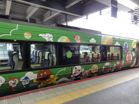 南風アンパンマン列車車体
