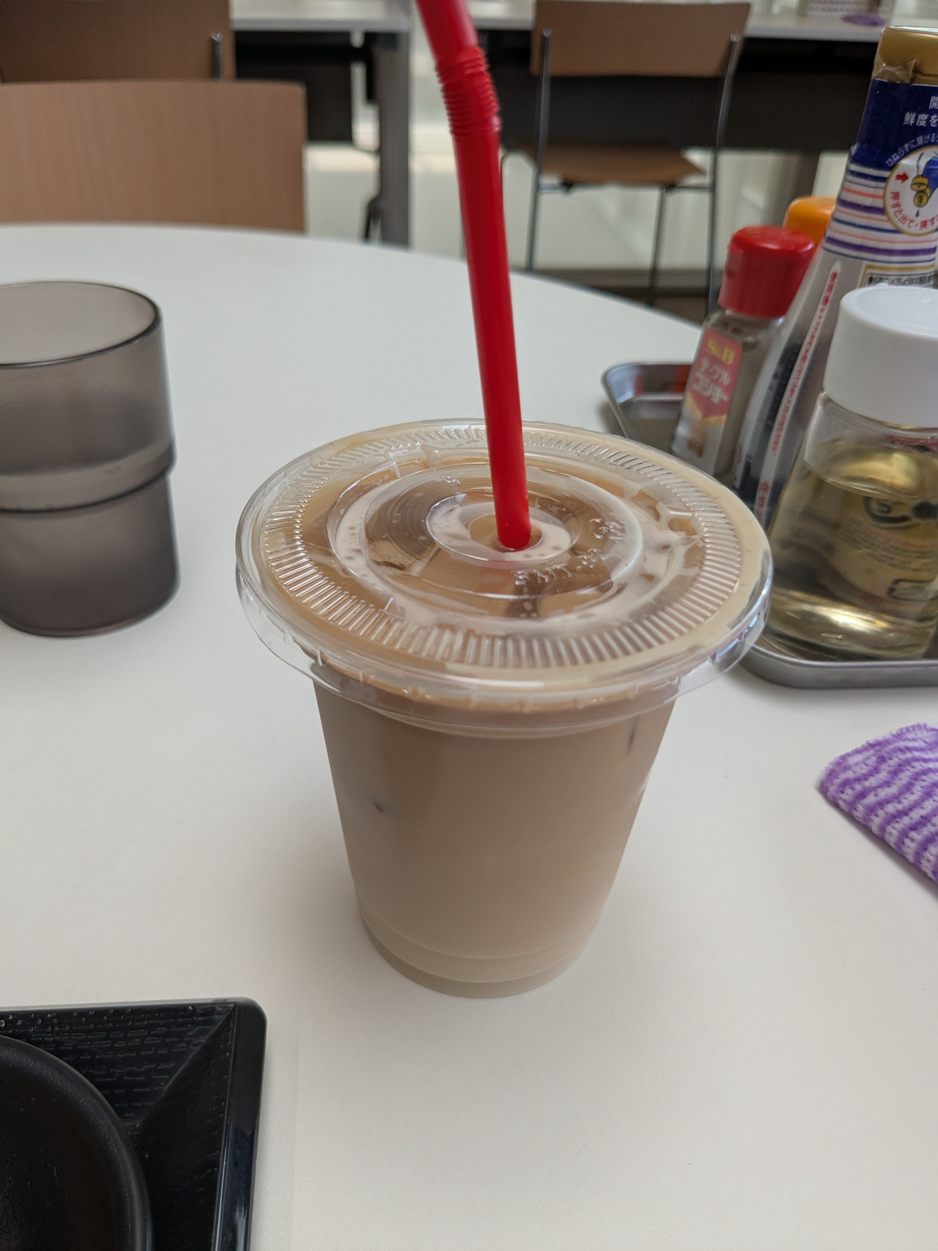 京成津田沼駅　子連れランチ　習志野キッチン志福楼　アイスカフェラテ