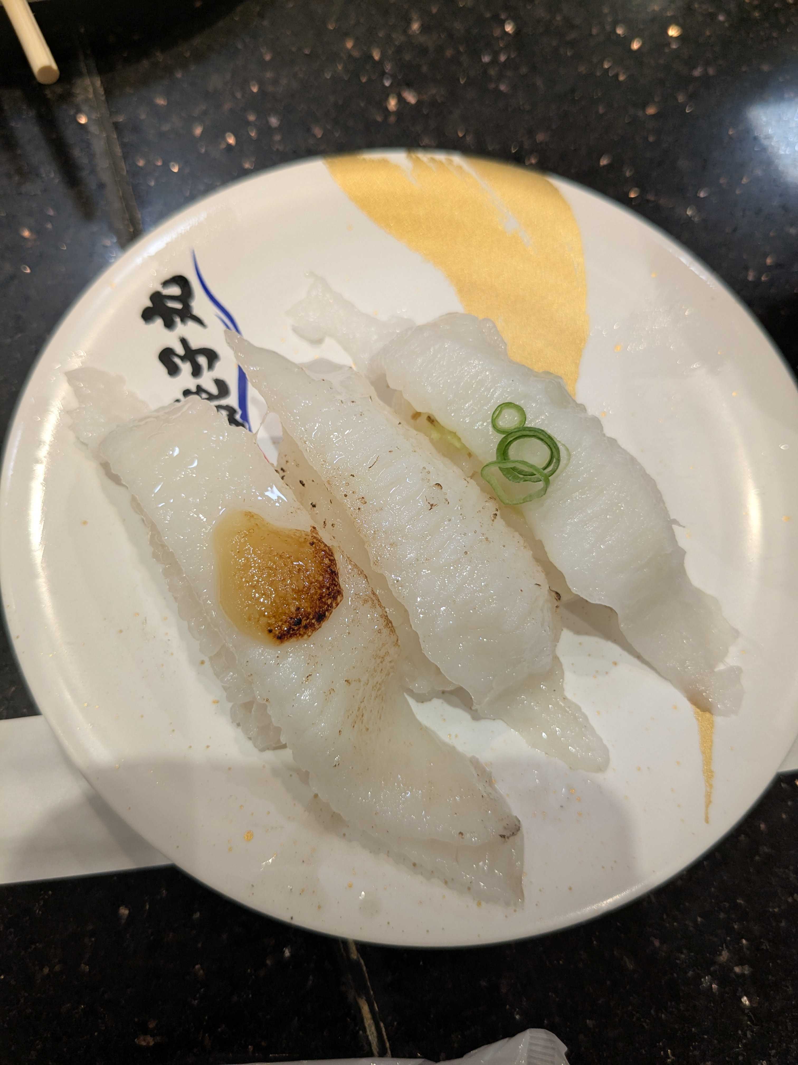 すし銚子丸 酒々井プレミアムアウトレット店 ランチ　えんがわ3貫セット