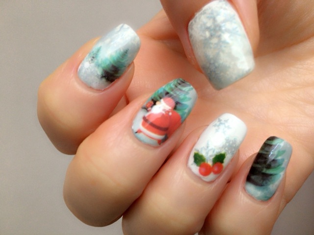 クリスマスネイル　雪原にサンタさん
