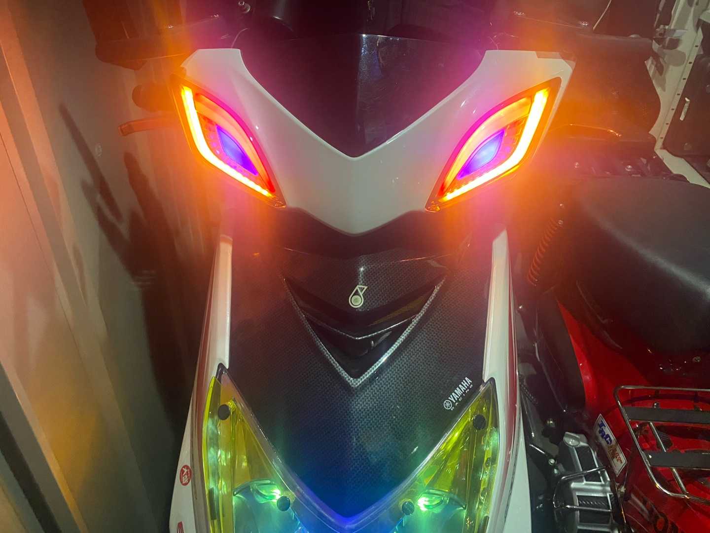 受注生産品」シグナス3型 色変更 流れるドラゴンアイ シグナスx ヤマハ