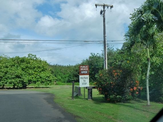 ハワイ　空軍 ベローズ フィールド ビーチ パーク Bellows Field Beach Park