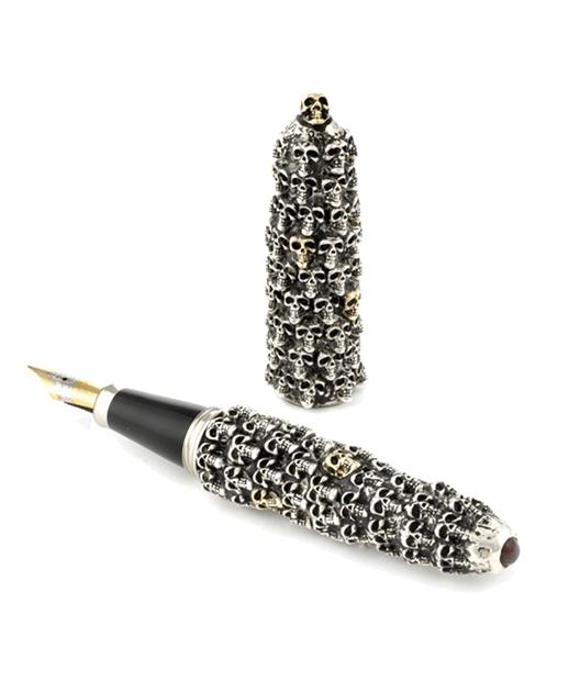 Skull_pen.jpg