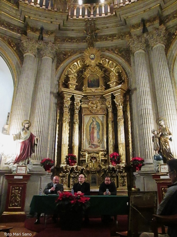 conferencia en la basilica foto Mari Sano