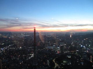 韓国　Nソウルタワー夕焼け.JPG