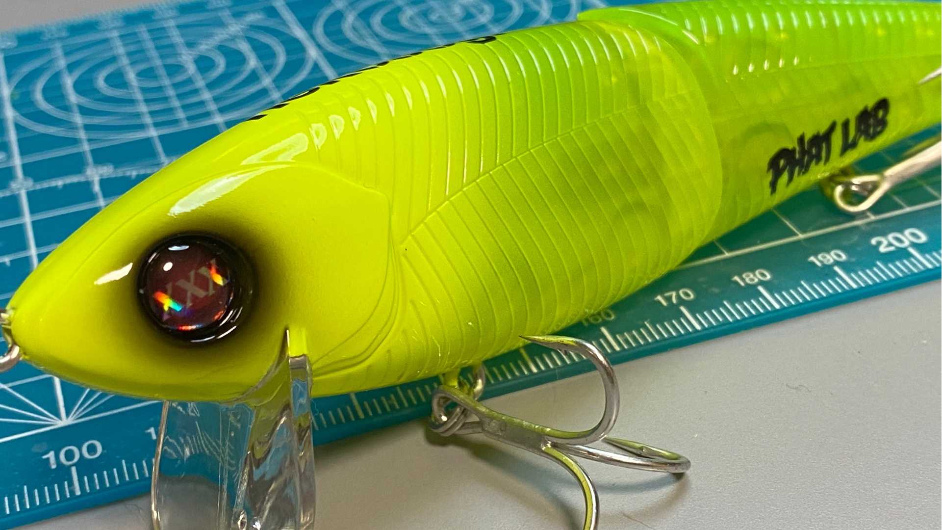 頑丈な20メタニウムPE4号でビッグベイト仕様にするでぇ