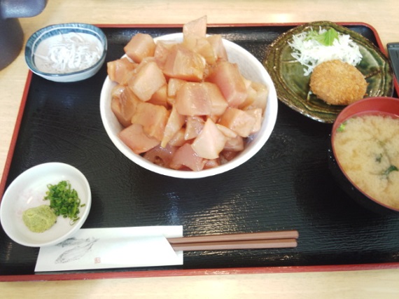 DSC マグロ丼.jpg