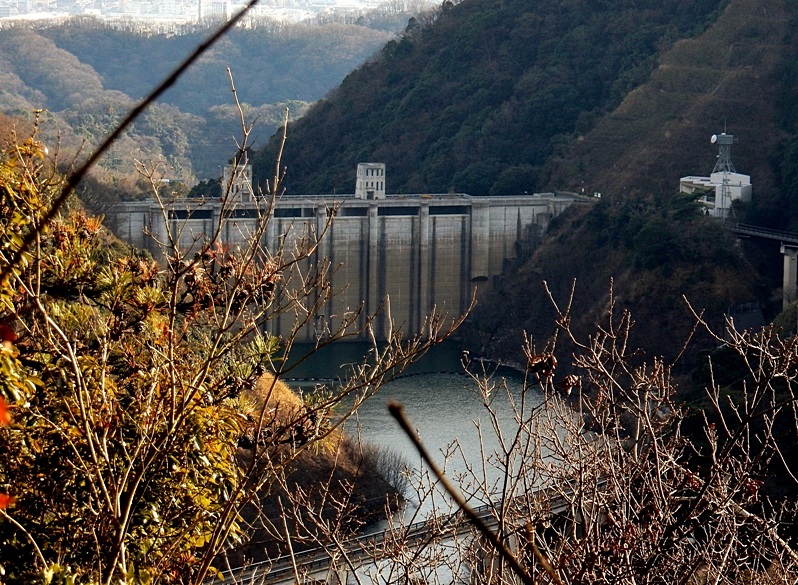 高圧鉄塔2.JPG