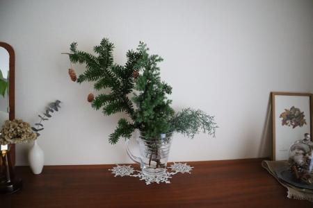 三度黒が美しい！井藤昌志さんのIFUJI 3本脚スツール | ぼくと私の